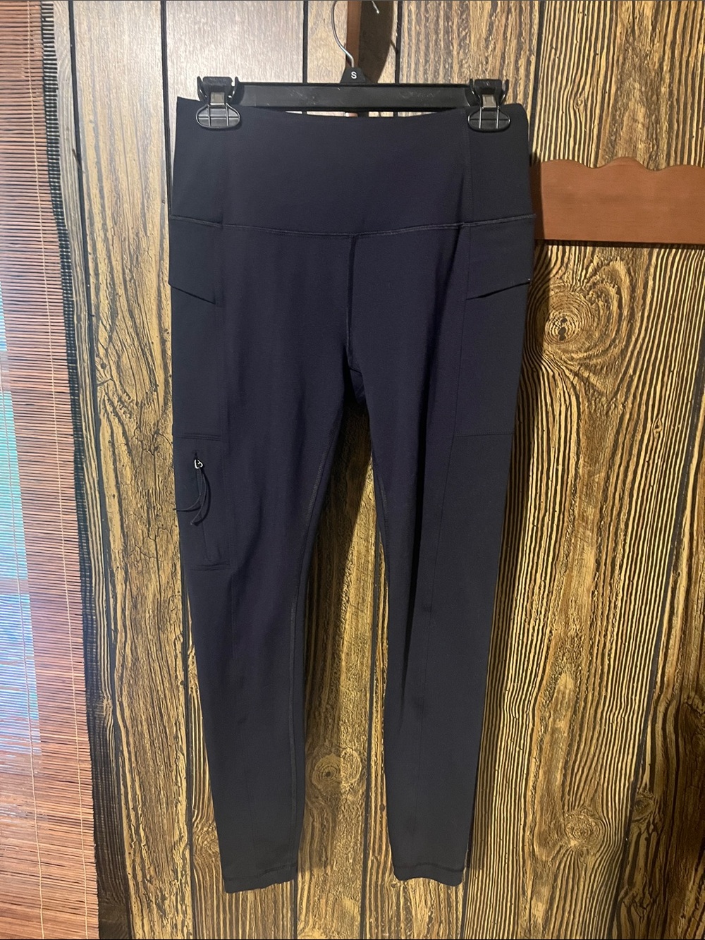 Avalanche Black High-Rise Performance Leggings with Side Pocket
